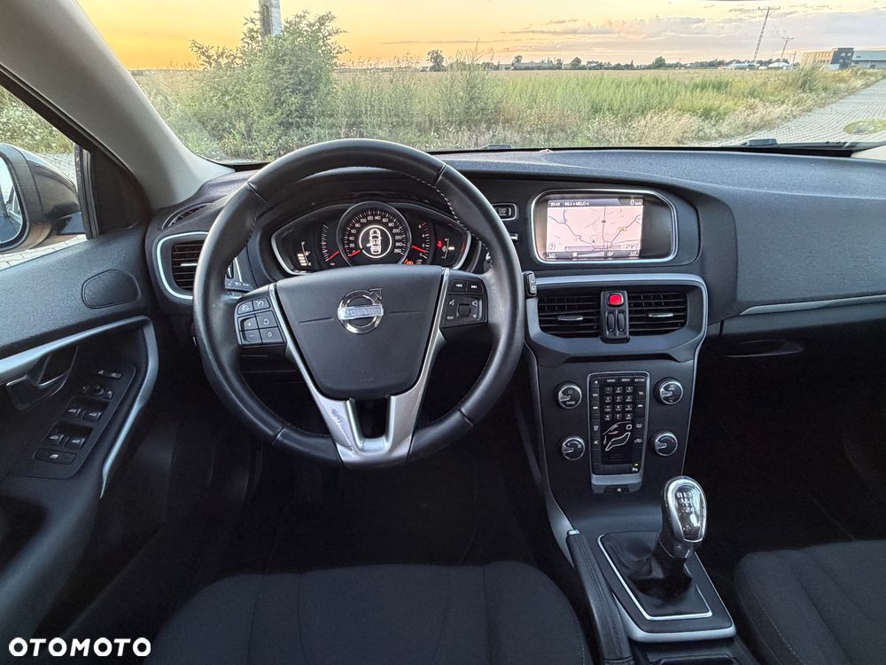 Volvo V40 D2 Momentum - 8