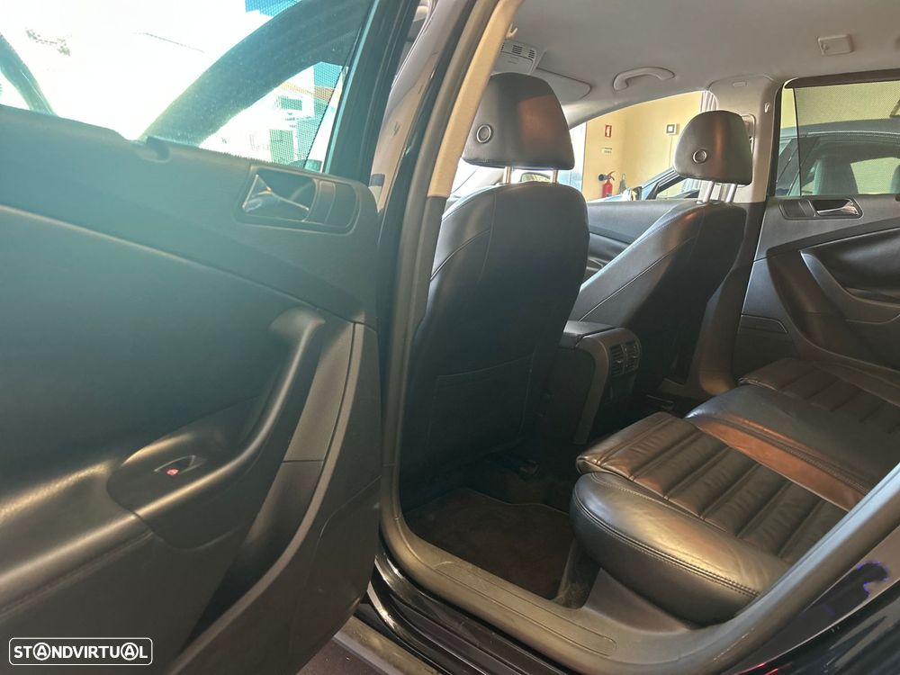 VW Passat Variant 2.0 TDi 4M Highline - 11