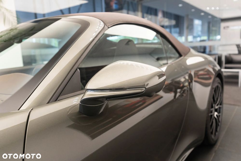 Porsche 911 Carrera 4S - 31