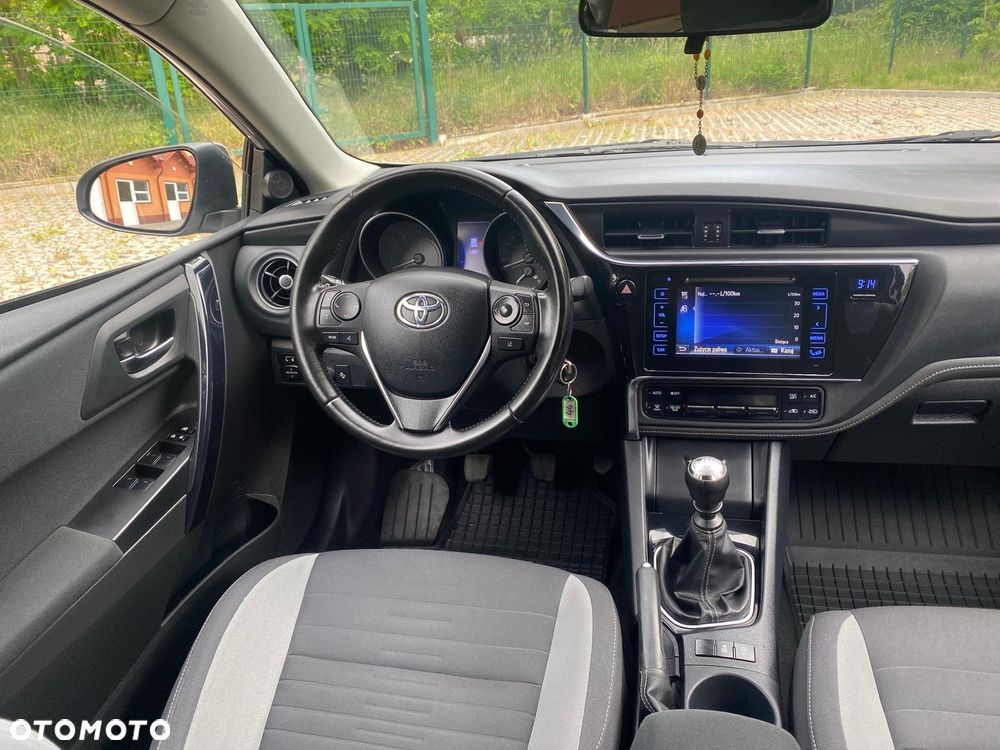 Toyota Auris - 15