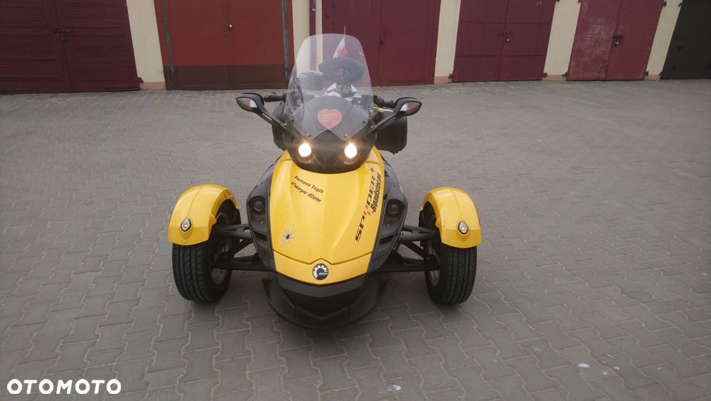 Can-Am Spyder - 14