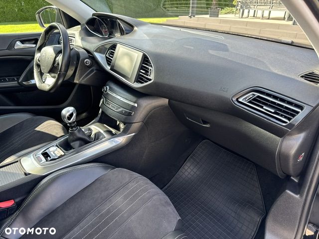 Peugeot 308 - 22