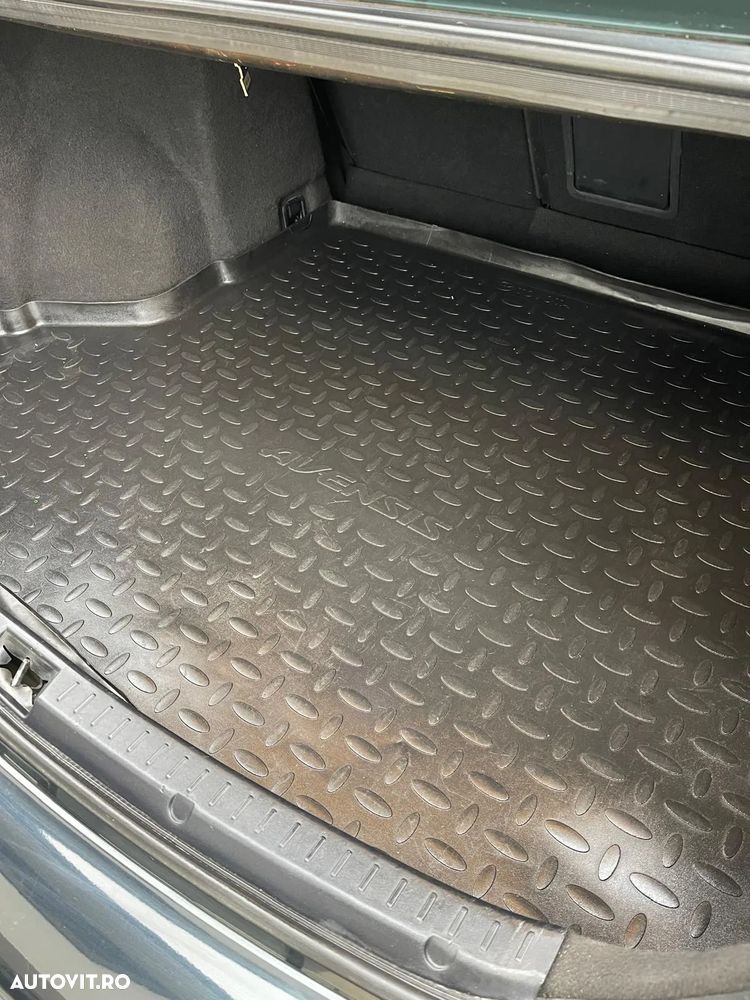 Toyota Avensis 2.2 D-4D Elegance - 5