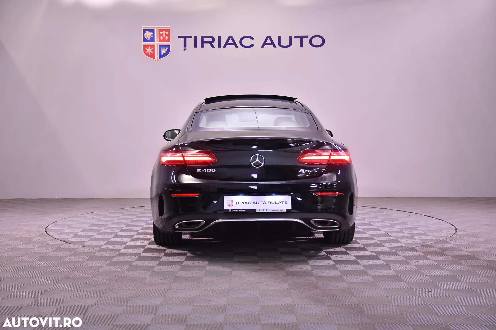 Mercedes-Benz E 400 Coupe 4MATIC Aut. - 4