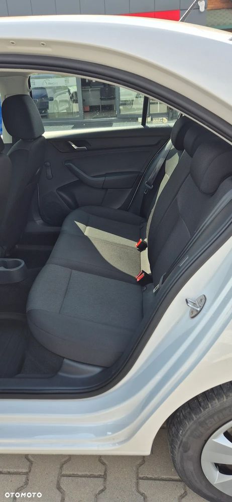 Skoda RAPID 1.2 TSI Active - 5