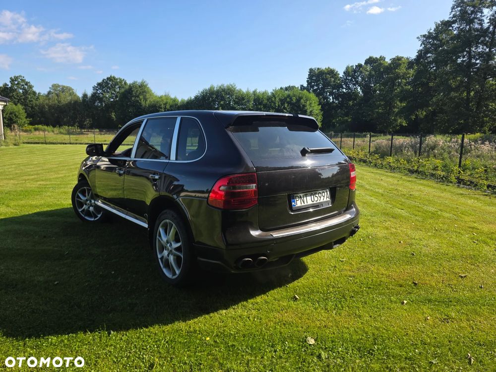 Porsche Cayenne Turbo - 6