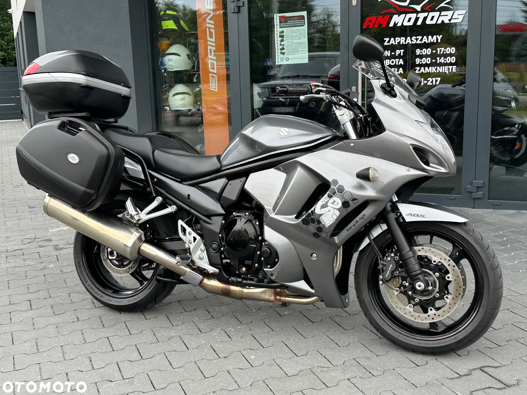 Suzuki GSX - 2