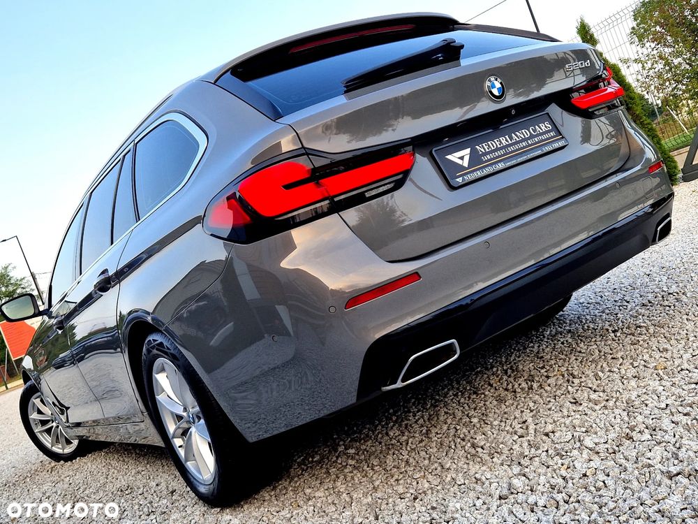 BMW Seria 5 520d Touring - 8