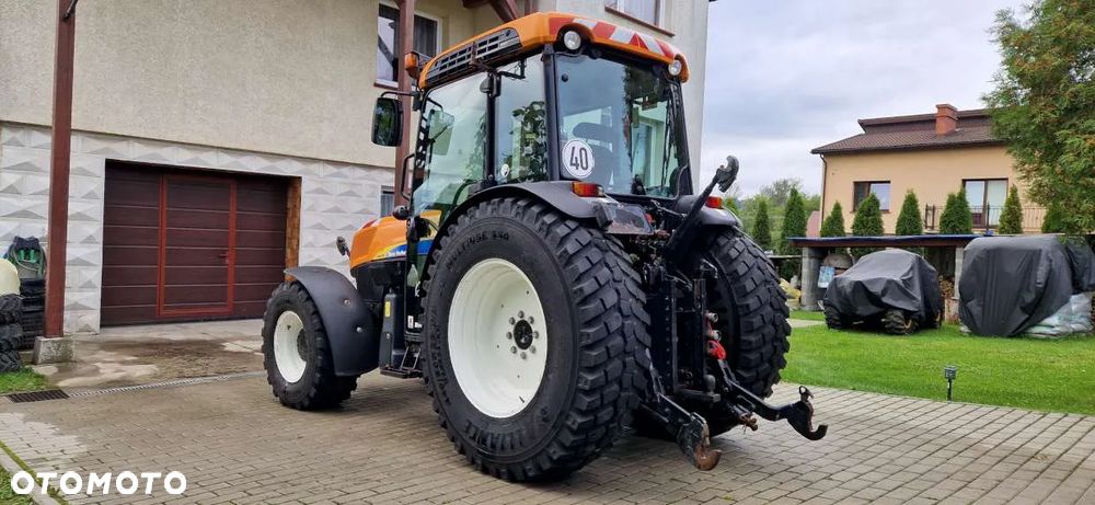 New Holland T4030F - 4