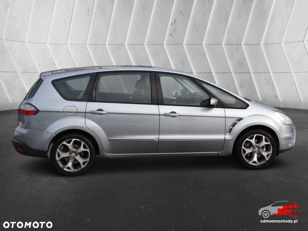 Ford S-Max - 11