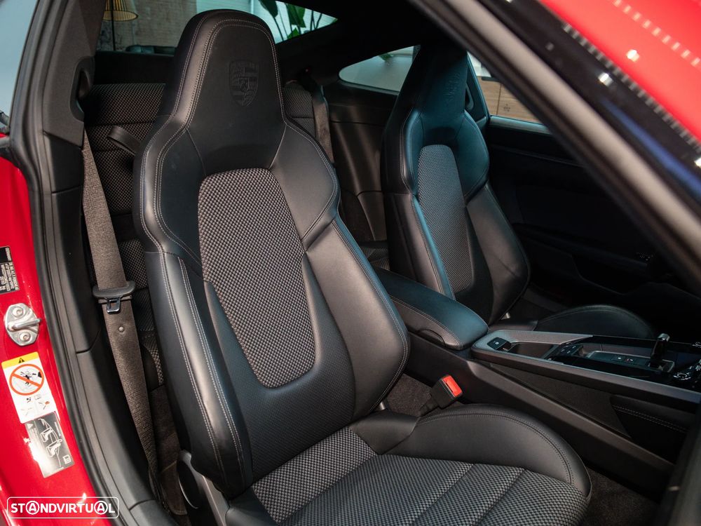 Porsche 911 (992) Carrera 4S PDK - 29