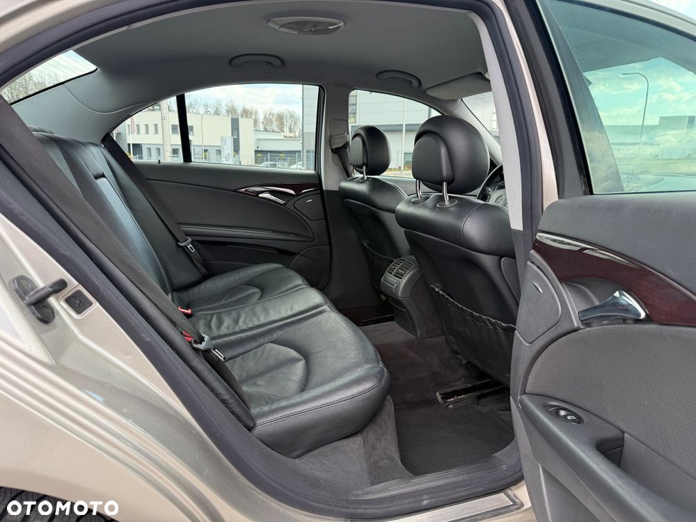 Mercedes-Benz Klasa E 200 CDI Classic - 19