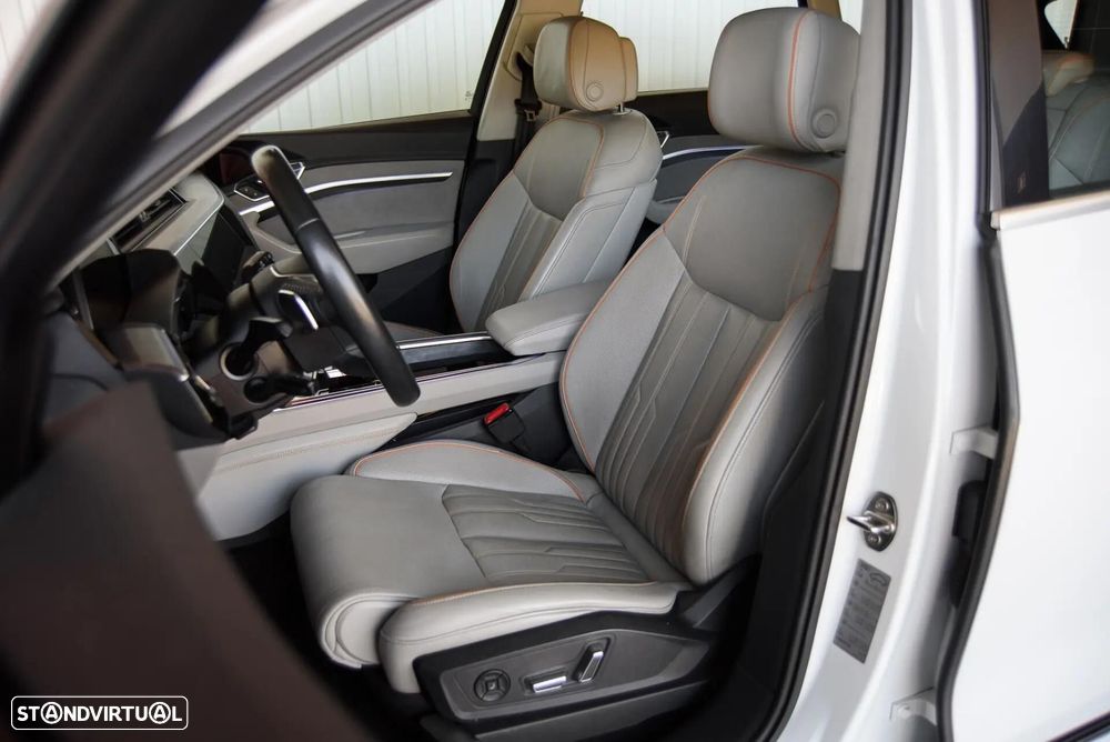 Audi e-tron 55 quattro - 39