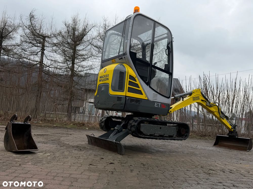Wacker Neuson ET16 Minikoparka 2 tony. JAK NOWA 2018rok z Gospodarstwa Norweskiego 1190mtg. IGŁA! Rozsuwane hydraulicznie gąsienice. Dodatkowe sekcje Hydrauliczne. Silnik Yanmar 3 cyl. Aktualna DEKRA BMWT. Po serwisach! Ani deka luzów i wycieków. OKAZJA TANIO. Zadbana maszyna. 2 łyżki - 12