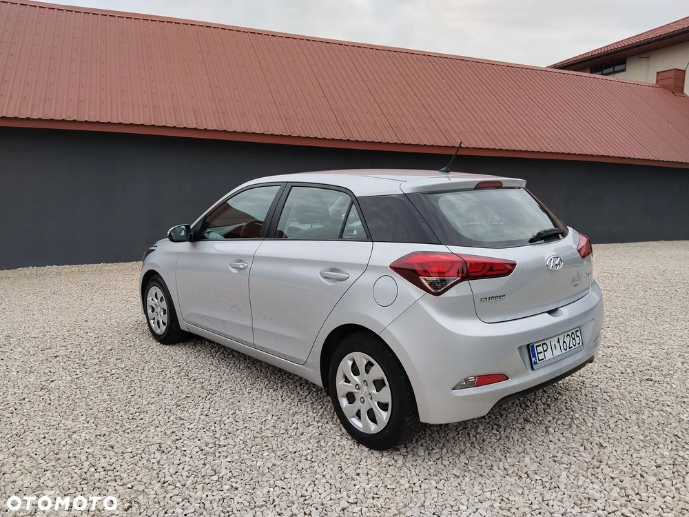 Hyundai i20 blue 1.2 - 3