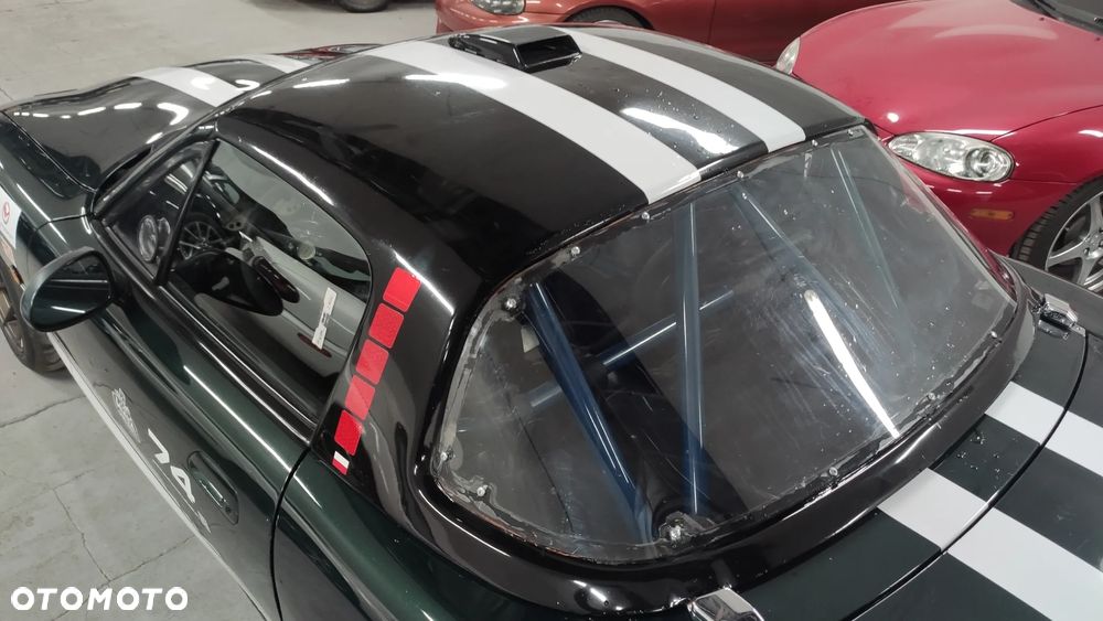 Mazda MX-5 1.9i 16V - 28