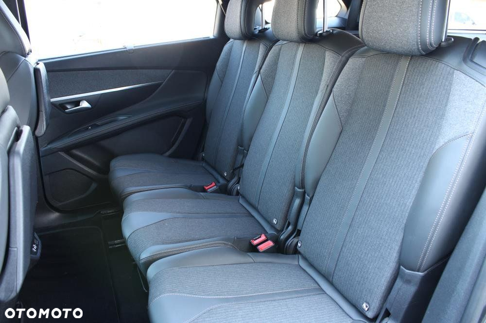 Peugeot 5008 - 32