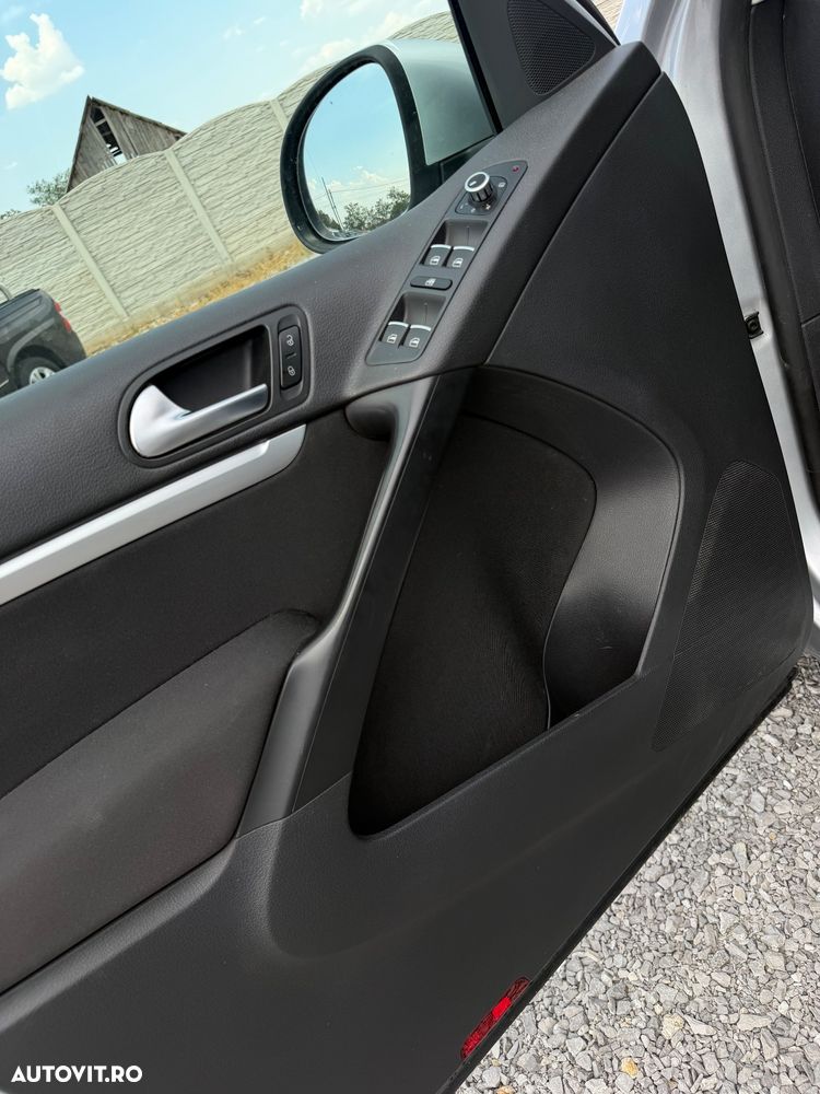 Volkswagen Tiguan - 15