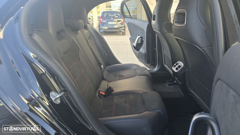 Mercedes-Benz A 250 e AMG Line - 26