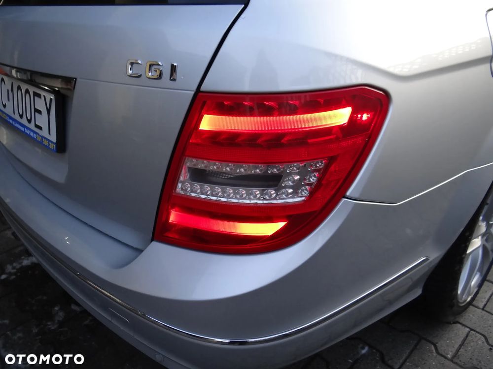 Mercedes-Benz Klasa C 180 CGI BlueEff Avantgarde - 16