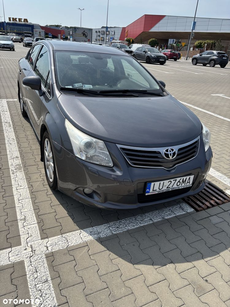 Toyota Avensis - 1