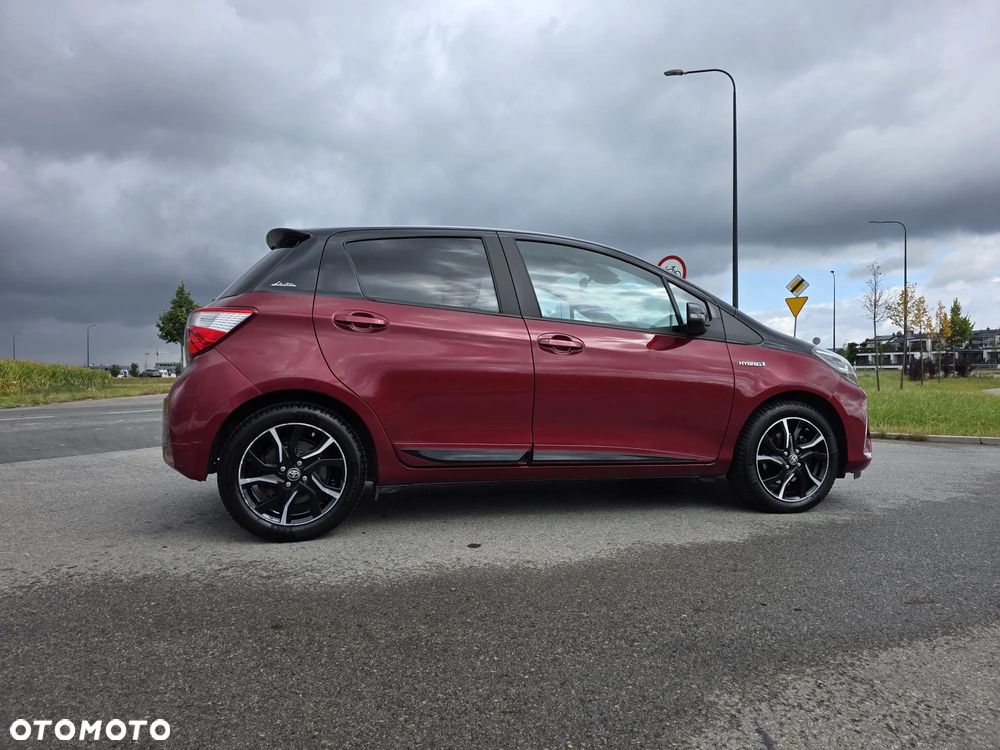 Toyota Yaris Hybrid 100 Selection Passion - 1