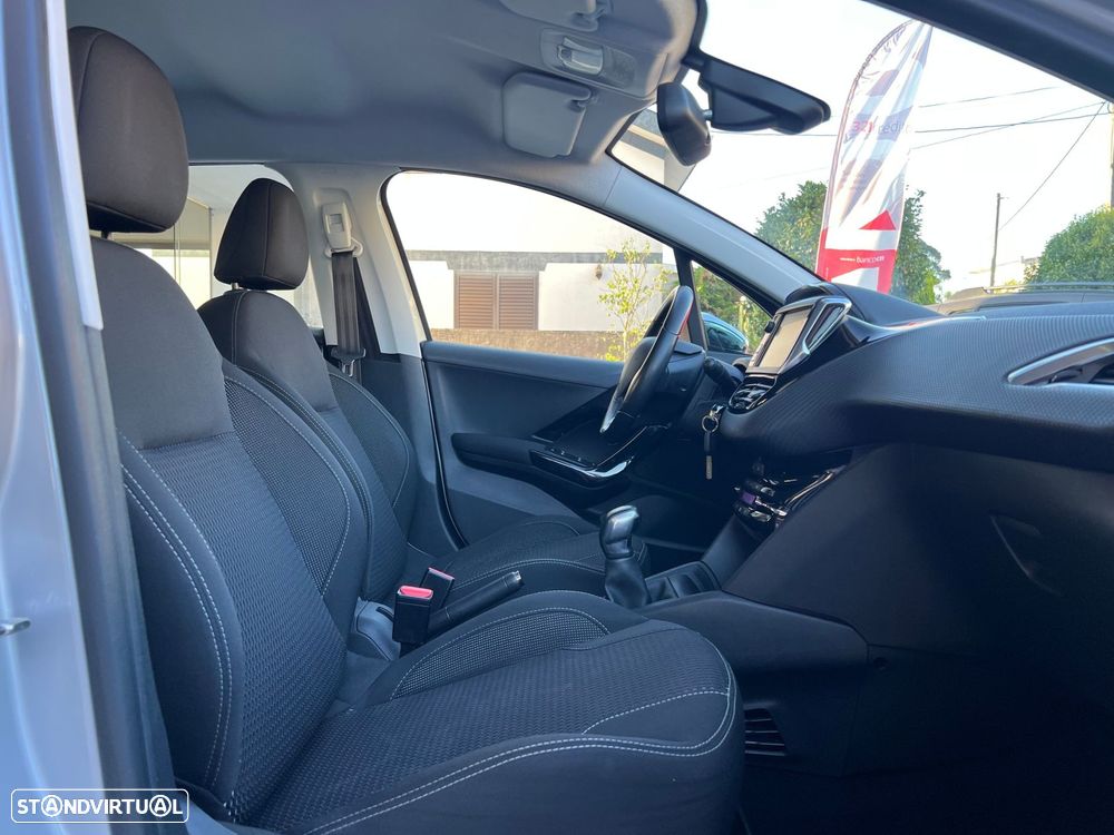 Peugeot 208 1.2 PureTech Style - 13