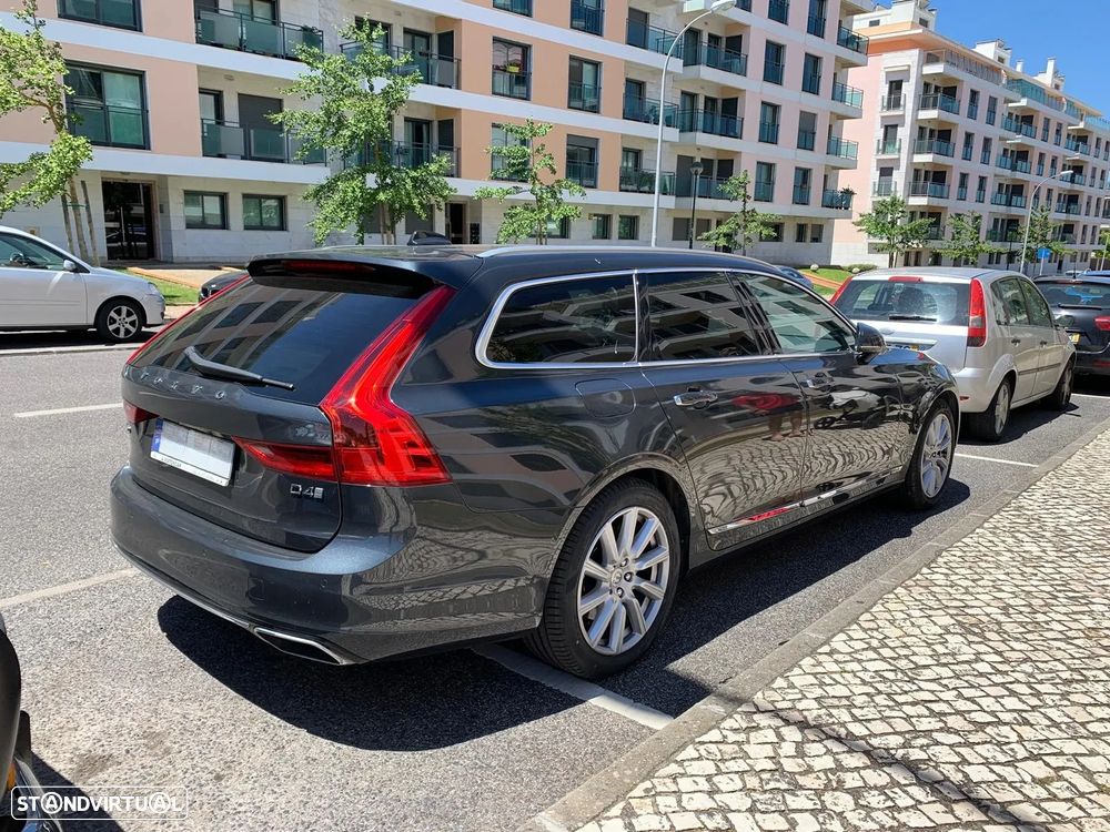 Volvo V90 2.0 D4 Momentum B.Pack Geartronic - 3