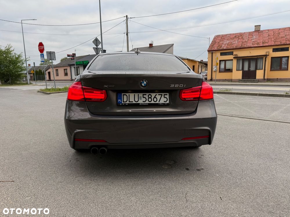 BMW Seria 3 320i xDrive M Sport - 4
