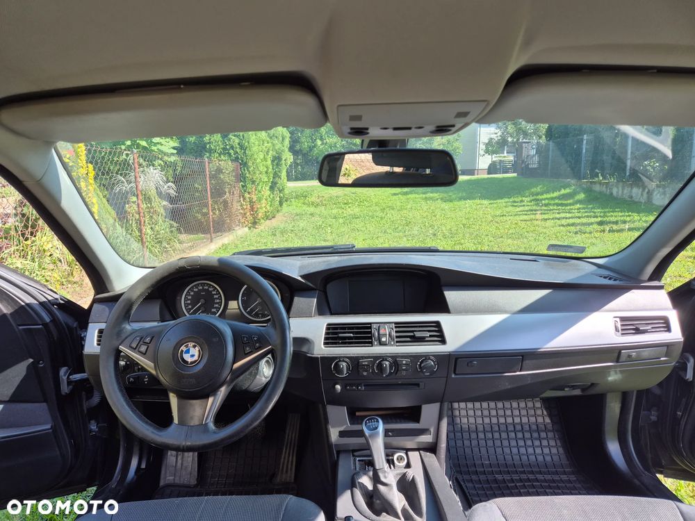 BMW Seria 5 525d - 18
