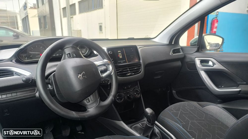 Peugeot 2008 1.6 BlueHDi Style - 13