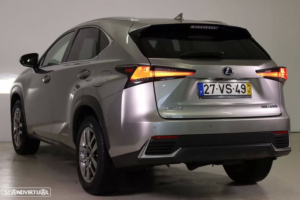 Lexus NX 300h - 16
