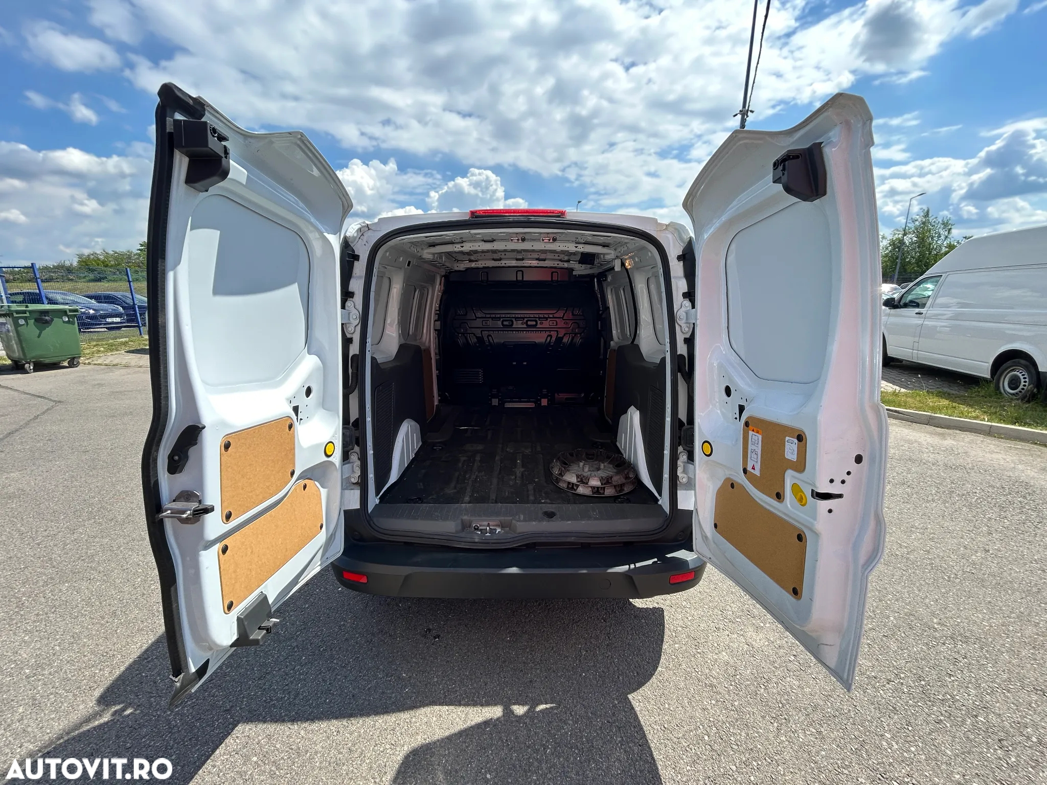 Ford Transit Connect - 8