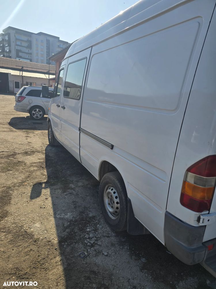 Mercedes-Benz Sprinter - 11