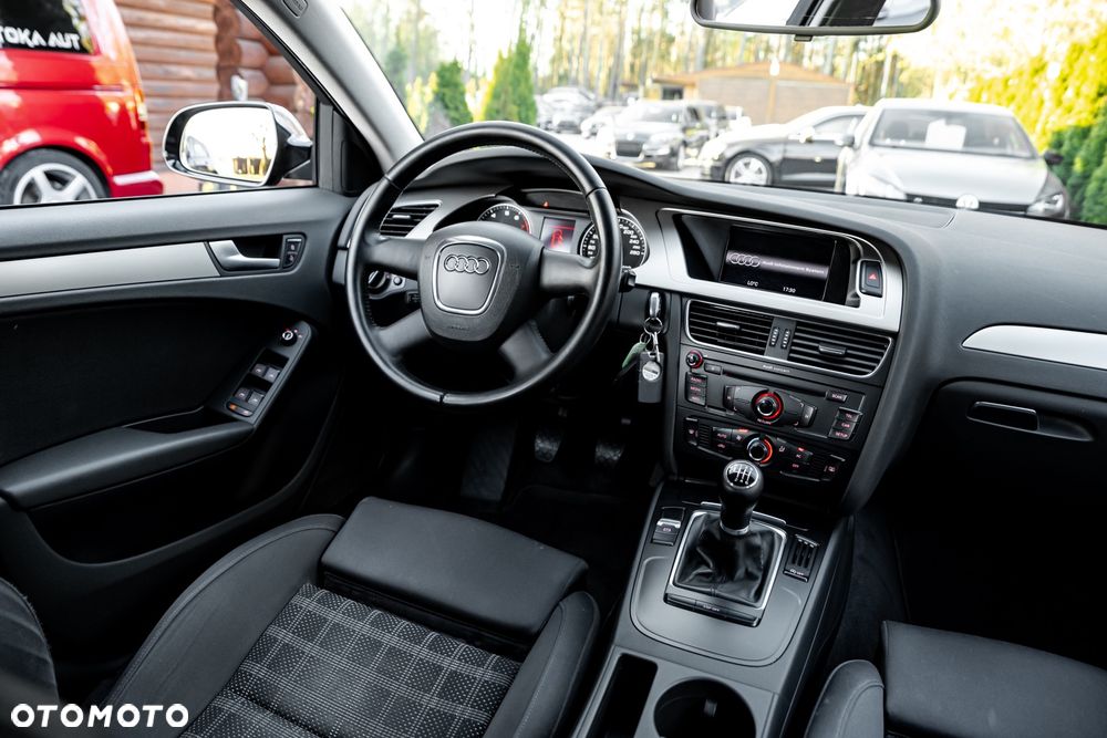 Audi A4 Avant 2.0 TFSI quattro Attraction - 25