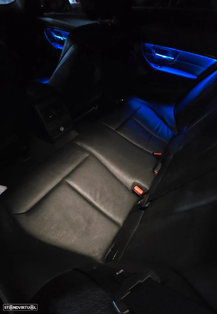 BMW 320 d Auto Pack M - 18