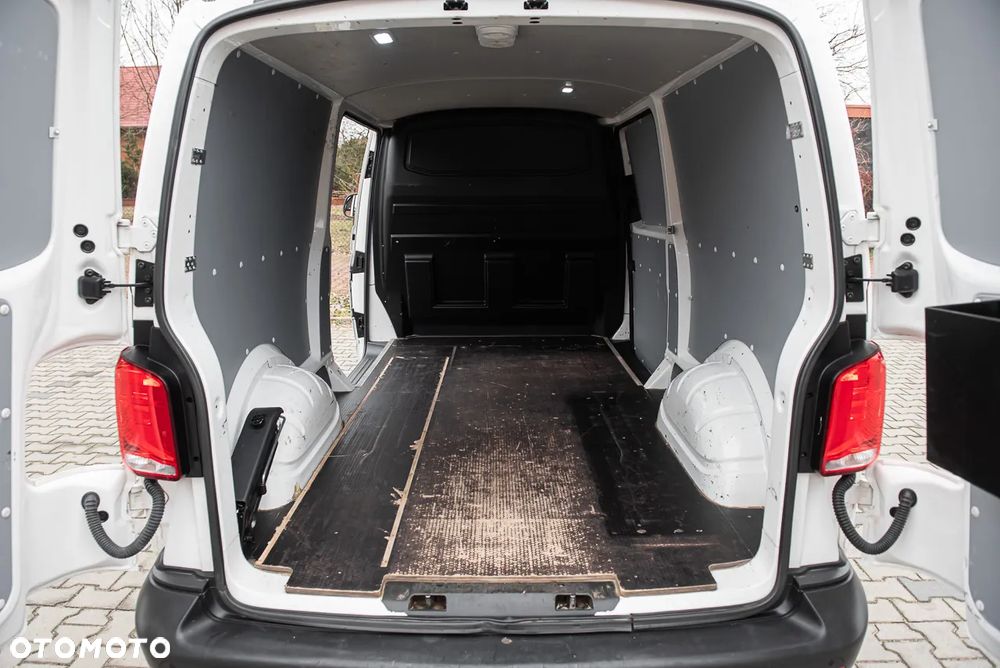 Volkswagen Transporter - 22