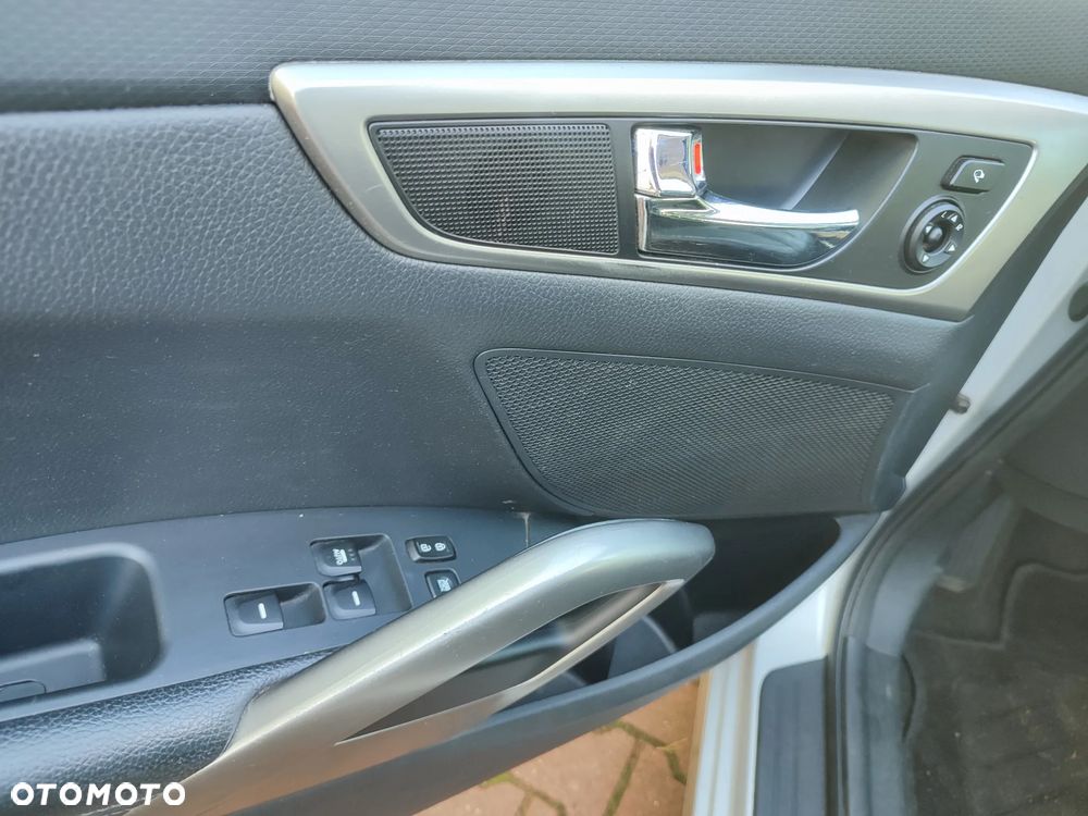 Hyundai Veloster 1.6 GDI Premium - 17