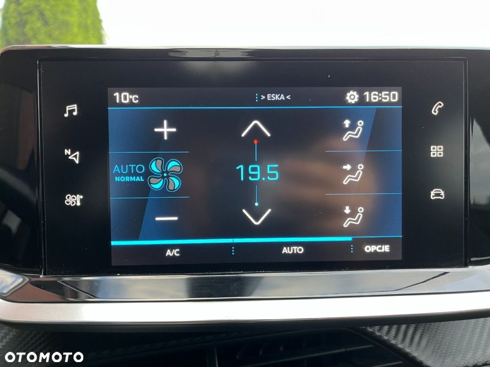 Peugeot 2008 PureTech 100 Allure S&S BVM6 - 12