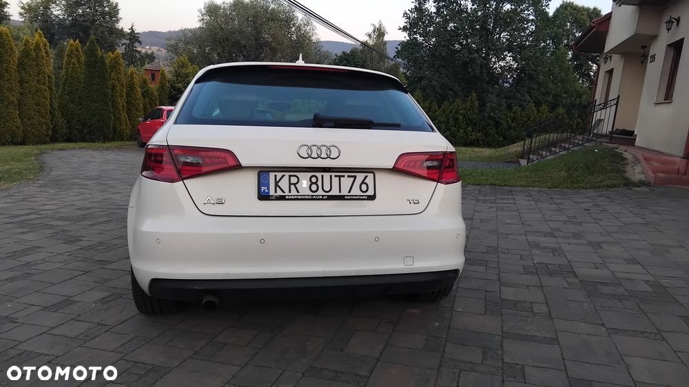 Audi A3 Sportback 1.6 TDI DPF Ambition - 4
