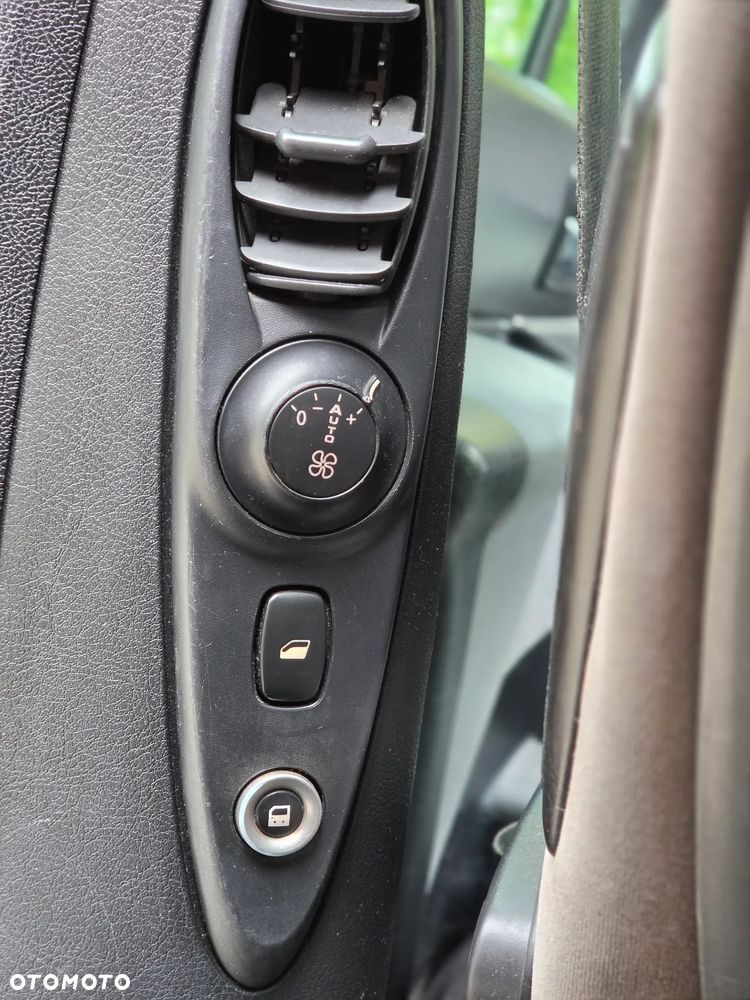 Peugeot 807 HDi 165 Automatik Allure - 22