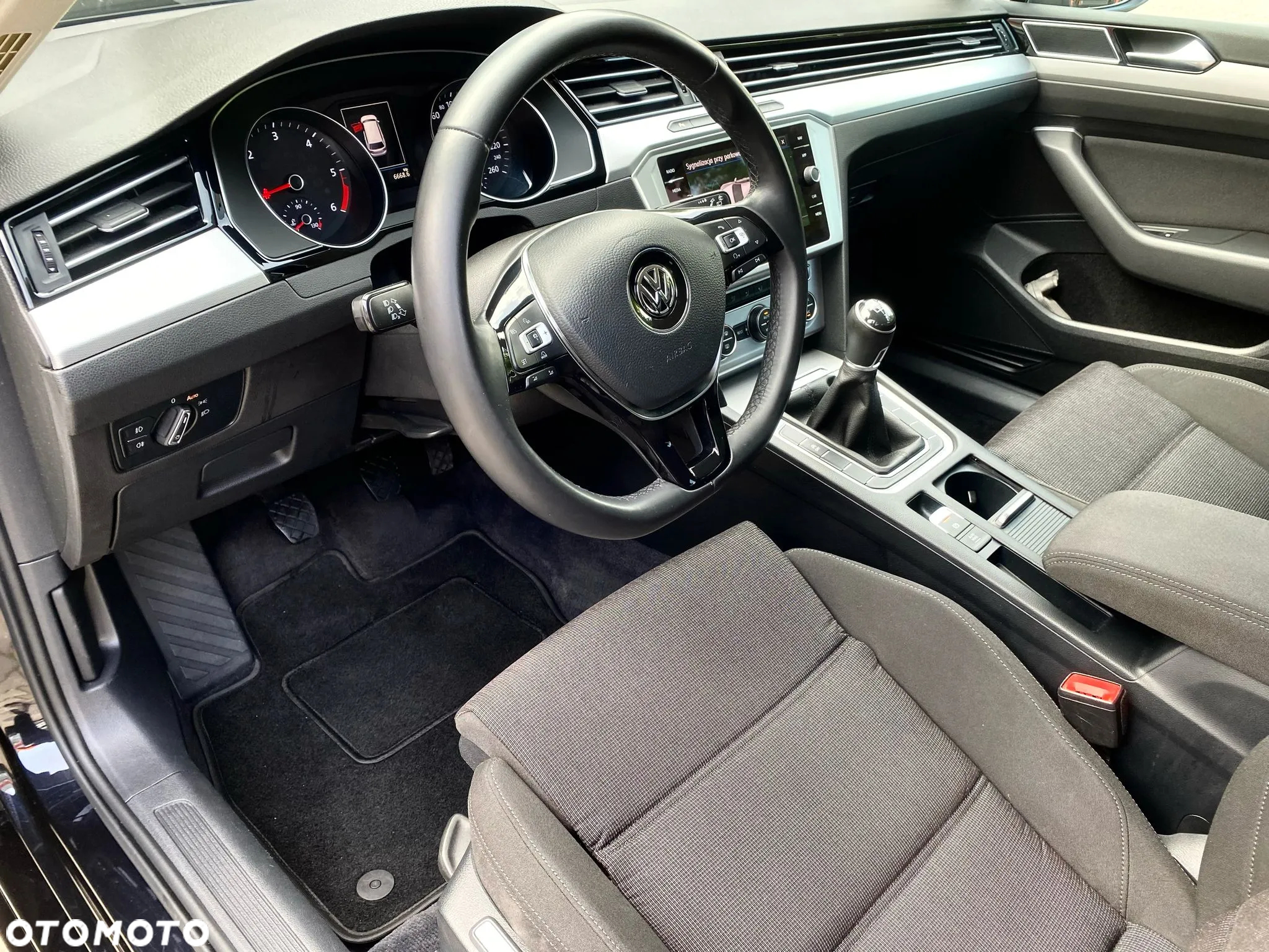 Volkswagen Passat 2.0 TDI BMT Comfortline - 8