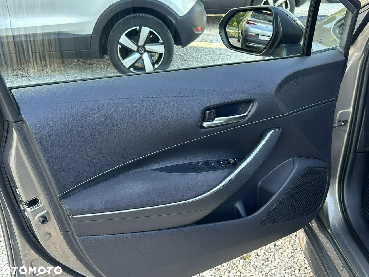 Toyota Corolla 1.8 Hybrid Comfort - 10