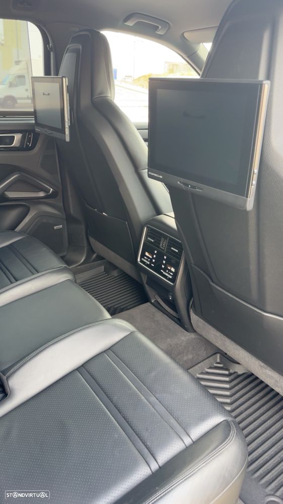 Porsche Cayenne - 3