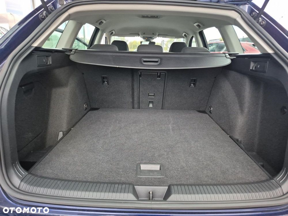 Volkswagen Golf Variant - 24