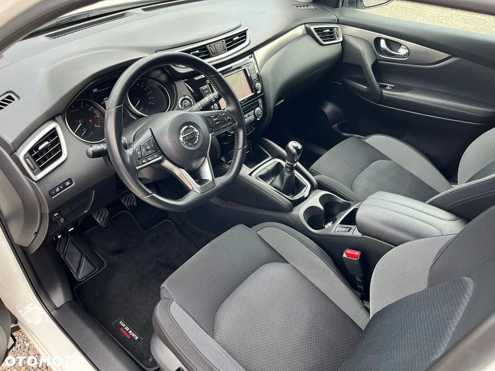 Nissan Qashqai 1.3 DIG-T N-Connecta - 27