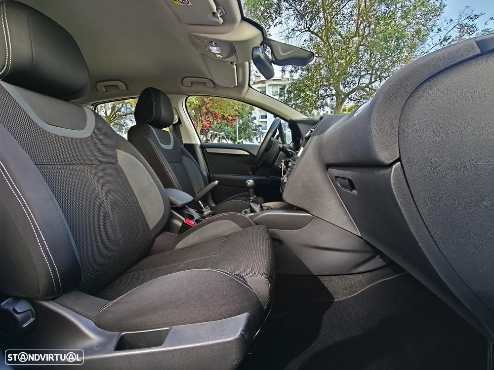 Citroën C4 1.6 BlueHDi Live - 25