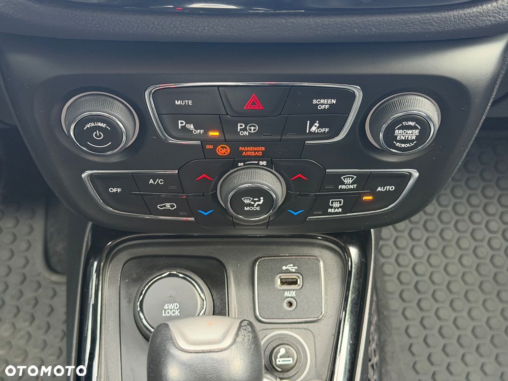 Jeep Compass 1.4 TMair Limited 4WD S&S - 24