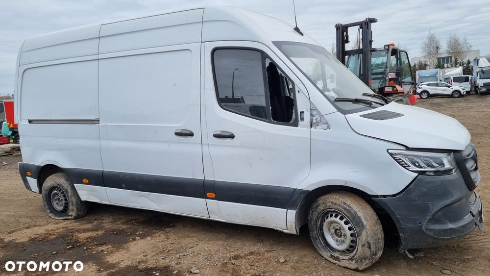 Mercedes-Benz Sprinter - 1