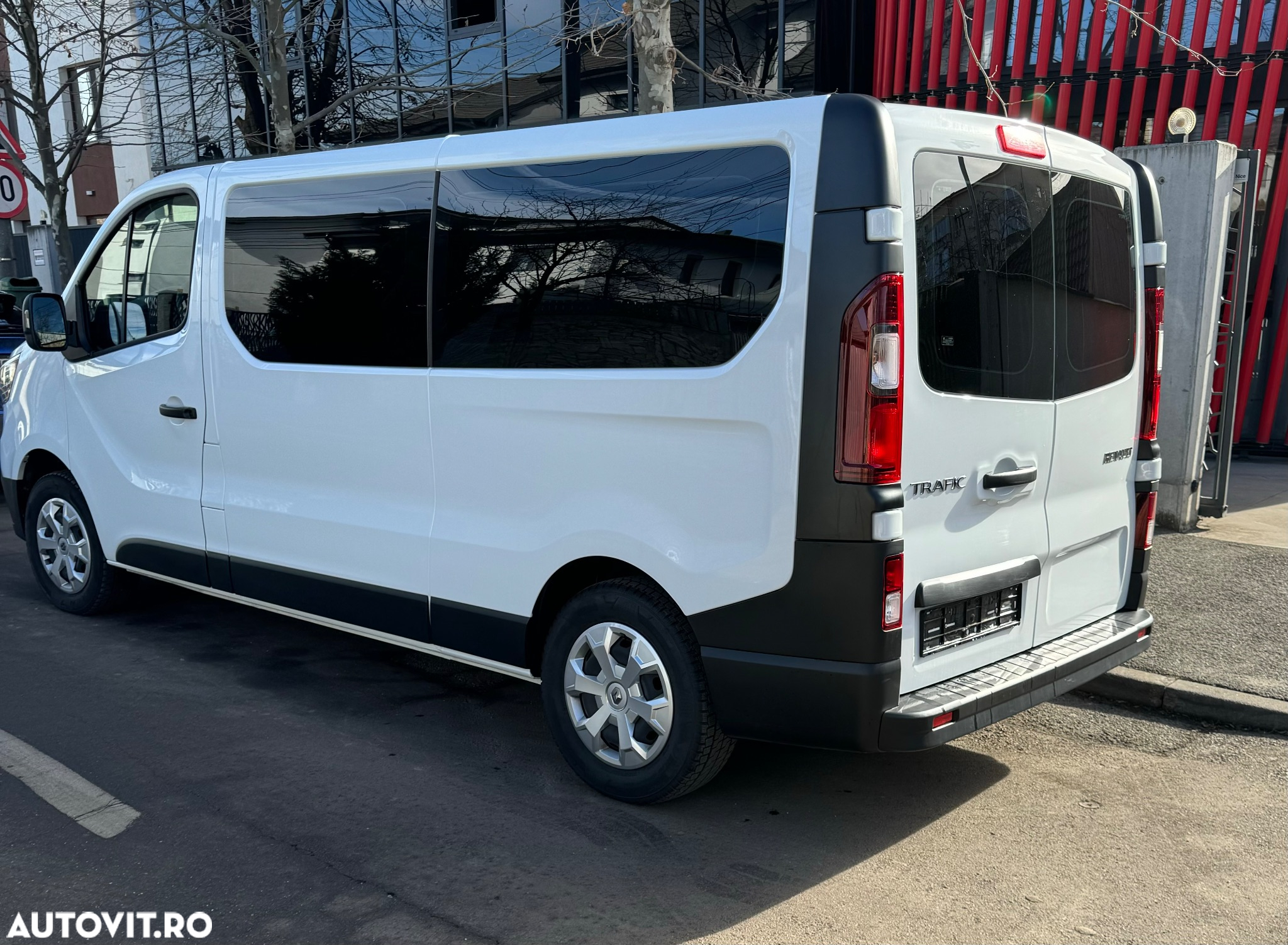 Renault Trafic Combi 2.0 Blue dCi 110 S&S L2 8+1 Life - 4